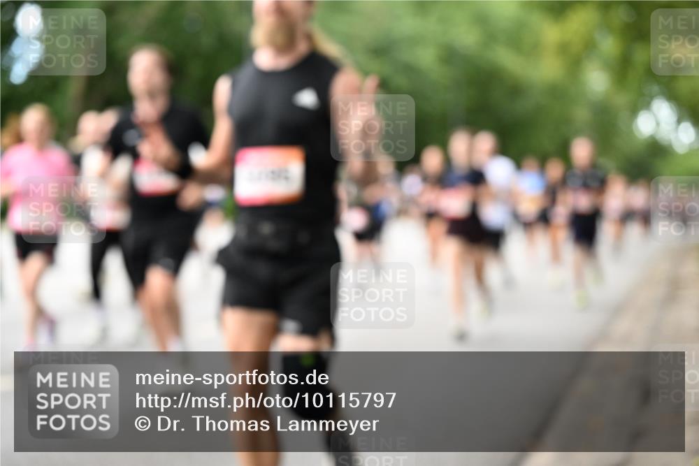 06.09.2026 - CURREX Alsterlauf Dr. Thomas Lammeyer http://msf.ph/oto/10115797 06.09.2026 09:11:29 Laufen  meine-sportfotos.de