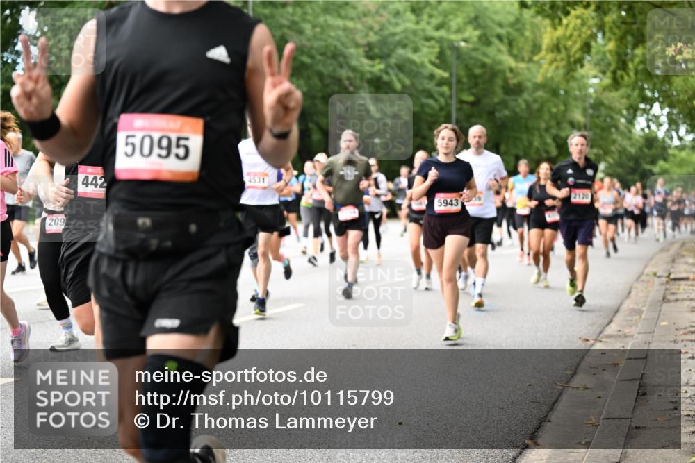 06.09.2026 - CURREX Alsterlauf Dr. Thomas Lammeyer http://msf.ph/oto/10115799 06.09.2026 09:11:30 Laufen 209, 442, 5095, 4531, 2120, 5943 meine-sportfotos.de