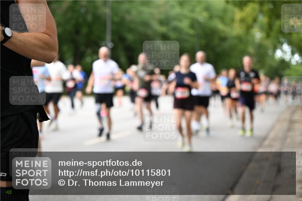 06.09.2026 - CURREX Alsterlauf Dr. Thomas Lammeyer http://msf.ph/oto/10115801 06.09.2026 09:11:30 Laufen 6, 67 meine-sportfotos.de