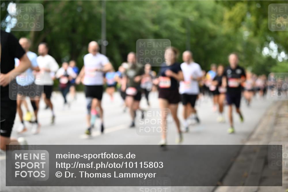 06.09.2026 - CURREX Alsterlauf Dr. Thomas Lammeyer http://msf.ph/oto/10115803 06.09.2026 09:11:30 Laufen  meine-sportfotos.de