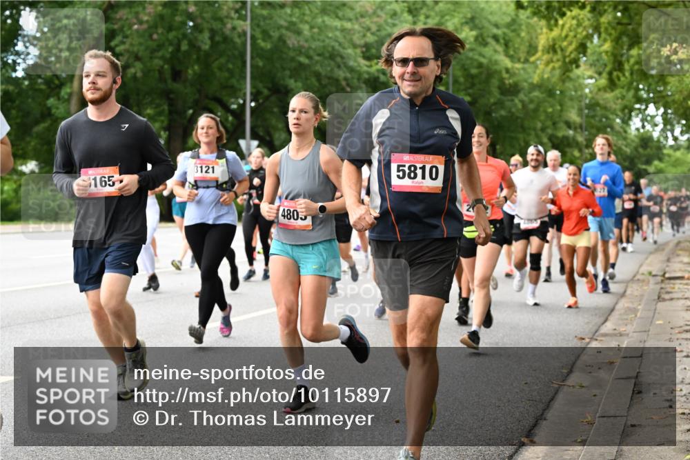 06.09.2026 - CURREX Alsterlauf Dr. Thomas Lammeyer http://msf.ph/oto/10115897 06.09.2026 09:11:47 Laufen 165, 3121, 4805, 5810, 486 meine-sportfotos.de