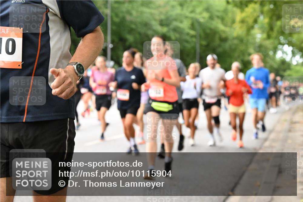 06.09.2026 - CURREX Alsterlauf Dr. Thomas Lammeyer http://msf.ph/oto/10115904 06.09.2026 09:11:48 Laufen 10 meine-sportfotos.de