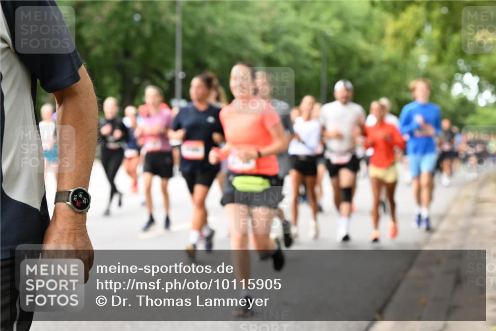 06.09.2026 - CURREX Alsterlauf Dr. Thomas Lammeyer http://msf.ph/oto/10115905 06.09.2026 09:11:49 Laufen  meine-sportfotos.de