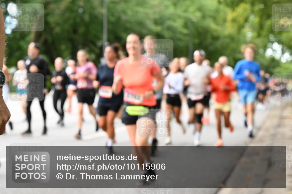 06.09.2026 - CURREX Alsterlauf Dr. Thomas Lammeyer http://msf.ph/oto/10115906 06.09.2026 09:11:49 Laufen  meine-sportfotos.de