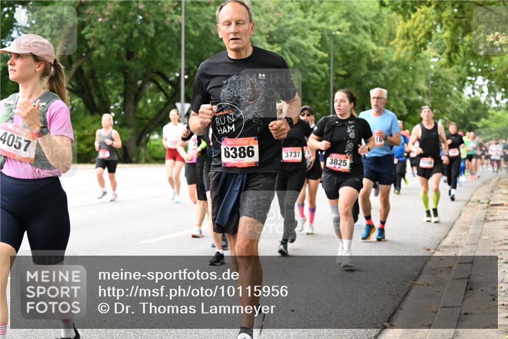 06.09.2026 - CURREX Alsterlauf Dr. Thomas Lammeyer http://msf.ph/oto/10115956 06.09.2026 09:11:56 Laufen 4057, 6386, 3737, 3825, 16 meine-sportfotos.de