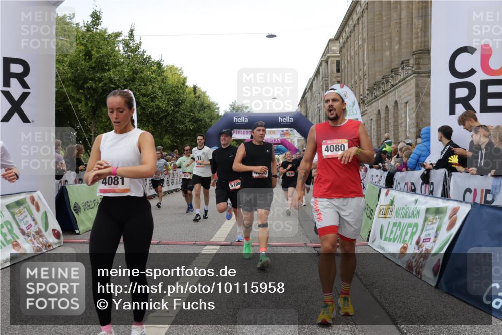 06.09.2026 - CURREX Alsterlauf Yannick Fuchs http://msf.ph/oto/10115958 06.09.2026 09:58:59 Ziel 2060, 2065, 2649, 2981, 3049, 3203, 3313, 3323, 3517, 3546, 3552, 3765, 4048, 4080, 4081, 4299, 4605, 4779, 5099, 5100, 5661, 6064, 6065, 6311, 8051, 8206, 8265, 8320 meine-sportfotos.de