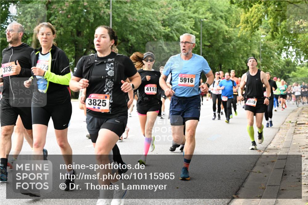 06.09.2026 - CURREX Alsterlauf Dr. Thomas Lammeyer http://msf.ph/oto/10115965 06.09.2026 09:11:58 Laufen 3736, 2374, 3825, 4110, 5916, 3376, 4049 meine-sportfotos.de