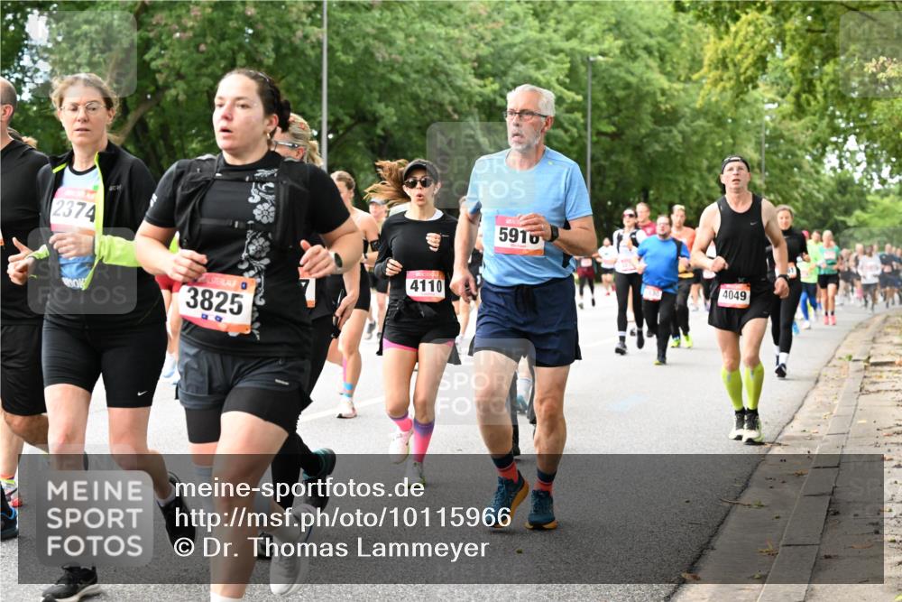 06.09.2026 - CURREX Alsterlauf Dr. Thomas Lammeyer http://msf.ph/oto/10115966 06.09.2026 09:11:58 Laufen 2374, 3825, 4110, 5916, 4049 meine-sportfotos.de