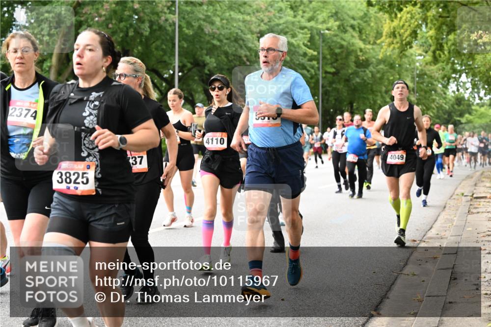 06.09.2026 - CURREX Alsterlauf Dr. Thomas Lammeyer http://msf.ph/oto/10115967 06.09.2026 09:11:58 Laufen 2374, 3825, 90, 37, 4110, 4049 meine-sportfotos.de
