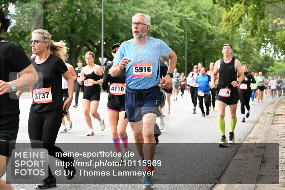 06.09.2026 - CURREX Alsterlauf Dr. Thomas Lammeyer http://msf.ph/oto/10115969 06.09.2026 09:11:58 Laufen 3737, 27, 4110, 5916, 4049, 5461 meine-sportfotos.de