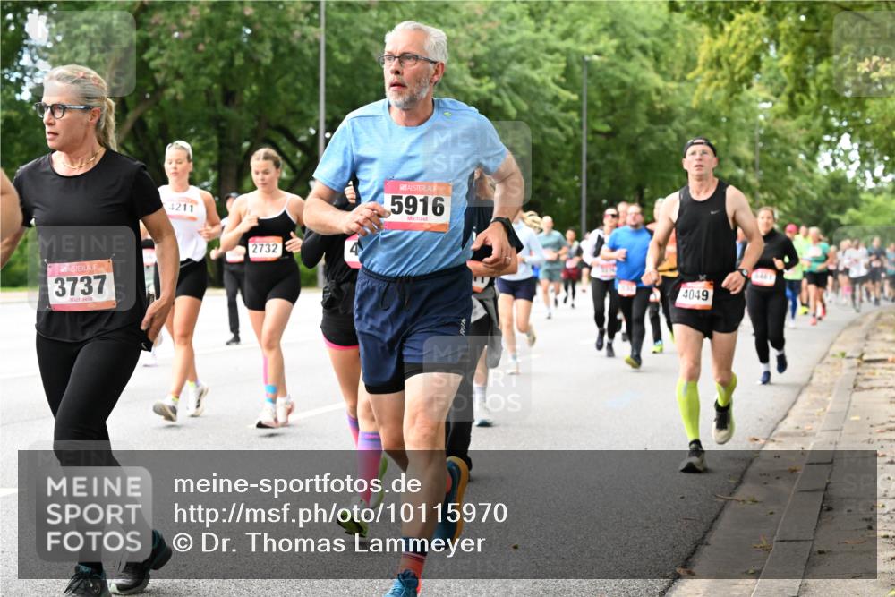 06.09.2026 - CURREX Alsterlauf Dr. Thomas Lammeyer http://msf.ph/oto/10115970 06.09.2026 09:11:58 Laufen 3737, 4211, 2732, 5916, 4049, 5461 meine-sportfotos.de