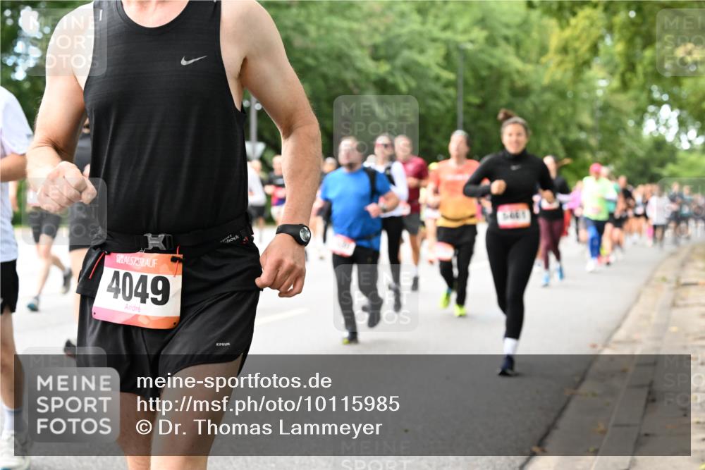 06.09.2026 - CURREX Alsterlauf Dr. Thomas Lammeyer http://msf.ph/oto/10115985 06.09.2026 09:12:01 Laufen 4049 meine-sportfotos.de