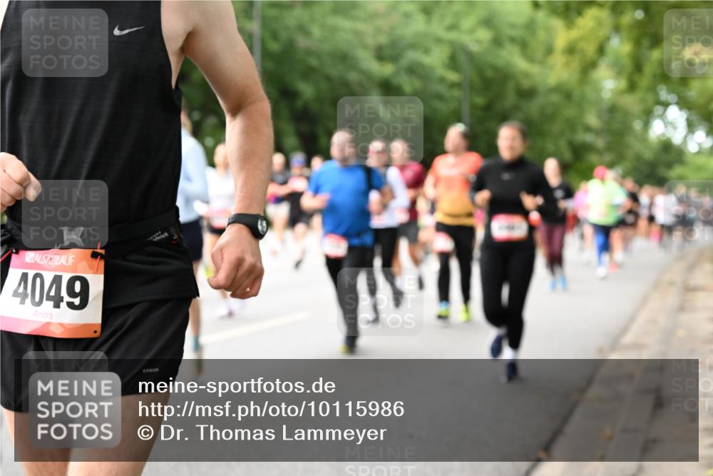 06.09.2026 - CURREX Alsterlauf Dr. Thomas Lammeyer http://msf.ph/oto/10115986 06.09.2026 09:12:01 Laufen 4049 meine-sportfotos.de