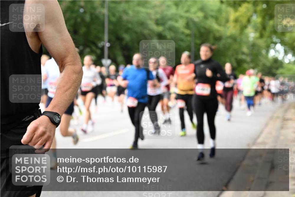 06.09.2026 - CURREX Alsterlauf Dr. Thomas Lammeyer http://msf.ph/oto/10115987 06.09.2026 09:12:01 Laufen  meine-sportfotos.de