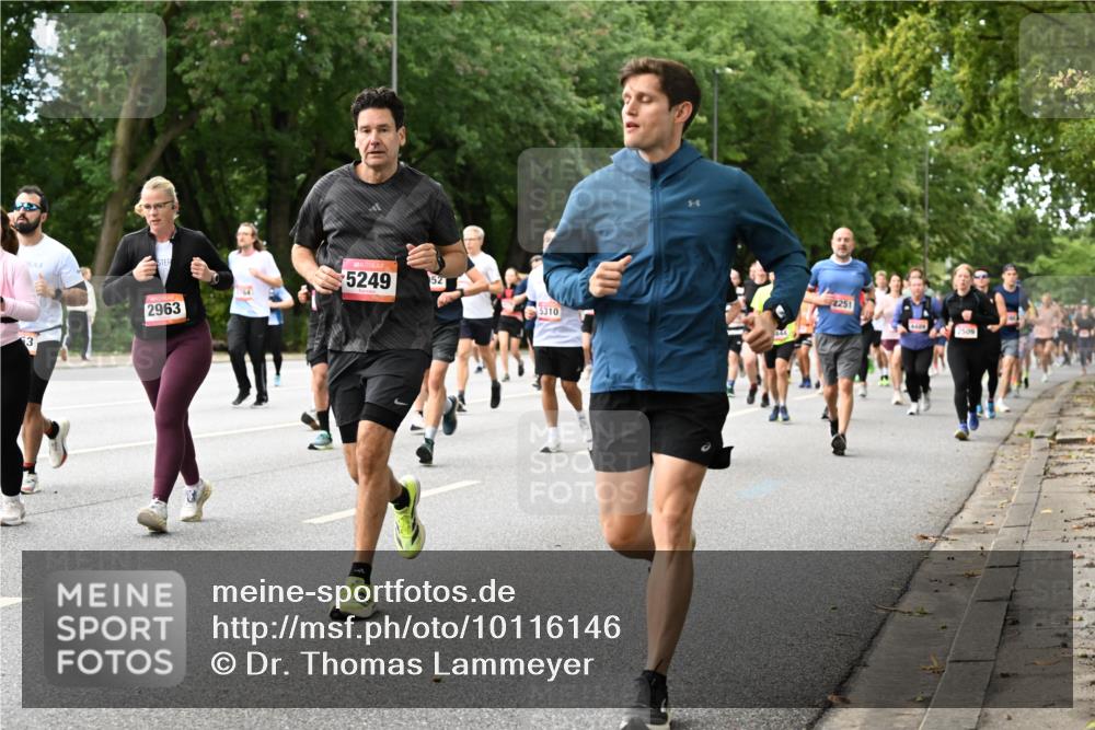 06.09.2026 - CURREX Alsterlauf Dr. Thomas Lammeyer http://msf.ph/oto/10116146 06.09.2026 09:12:23 Laufen 5249, 52, 2251, 2963, 5310, 2509, 3 meine-sportfotos.de
