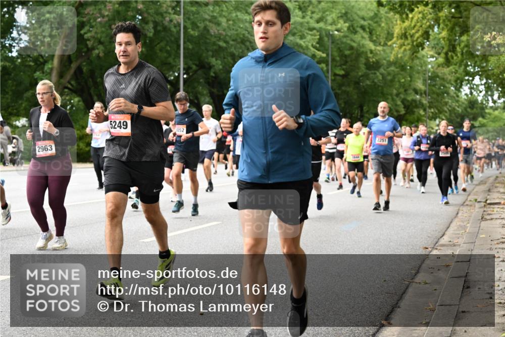 06.09.2026 - CURREX Alsterlauf Dr. Thomas Lammeyer http://msf.ph/oto/10116148 06.09.2026 09:12:23 Laufen 2963, 5249, 2251, 052 meine-sportfotos.de