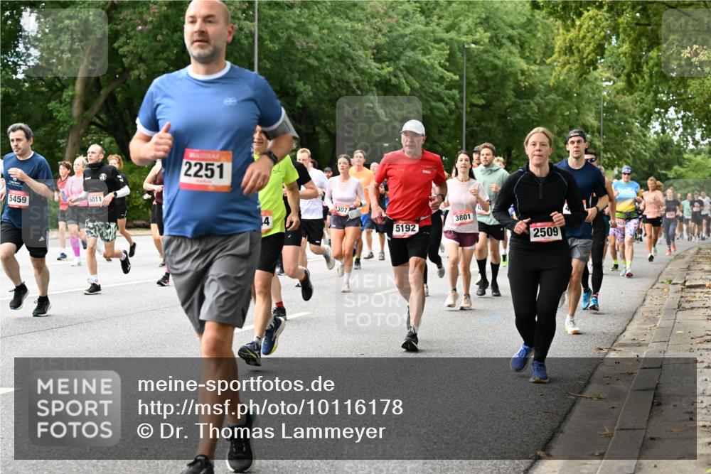 06.09.2026 - CURREX Alsterlauf Dr. Thomas Lammeyer http://msf.ph/oto/10116178 06.09.2026 09:12:27 Laufen 5459, 6011, 2251, 4, 3307, 5192, 3801, 2509, 403 meine-sportfotos.de