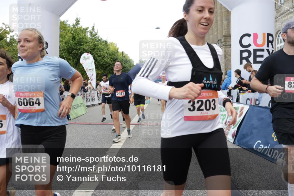 06.09.2026 - CURREX Alsterlauf Yannick Fuchs http://msf.ph/oto/10116181 06.09.2026 09:59:03 Ziel 2060, 2618, 2627, 2649, 2981, 3049, 3203, 3323, 3425, 3499, 3517, 3546, 3552, 3765, 3871, 4048, 4080, 4081, 4293, 4605, 4779, 4814, 4953, 5099, 5100, 5801, 6064, 6065, 6082, 6083, 6311, 8051, 8206, 8265, 8320 meine-sportfotos.de