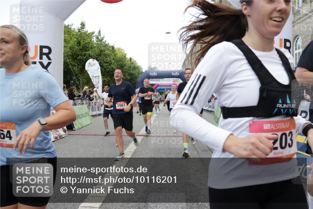 06.09.2026 - CURREX Alsterlauf Yannick Fuchs http://msf.ph/oto/10116201 06.09.2026 09:59:03 Ziel 2060, 2618, 2627, 2649, 2981, 3049, 3203, 3323, 3425, 3499, 3517, 3546, 3552, 3765, 3871, 4048, 4080, 4081, 4293, 4605, 4779, 4814, 4953, 5099, 5100, 5801, 6064, 6065, 6082, 6083, 6311, 8051, 8206, 8265, 8320 meine-sportfotos.de