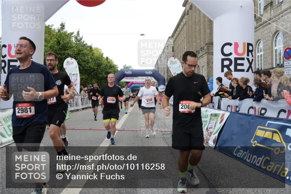 06.09.2026 - CURREX Alsterlauf Yannick Fuchs http://msf.ph/oto/10116258 06.09.2026 09:59:04 Ziel 2060, 2618, 2627, 2649, 2981, 3049, 3203, 3323, 3425, 3499, 3517, 3546, 3552, 3765, 3871, 4048, 4080, 4081, 4293, 4605, 4779, 4814, 4953, 4990, 5099, 5100, 5801, 6064, 6065, 6082, 6083, 8051, 8206, 8265, 8320 meine-sportfotos.de