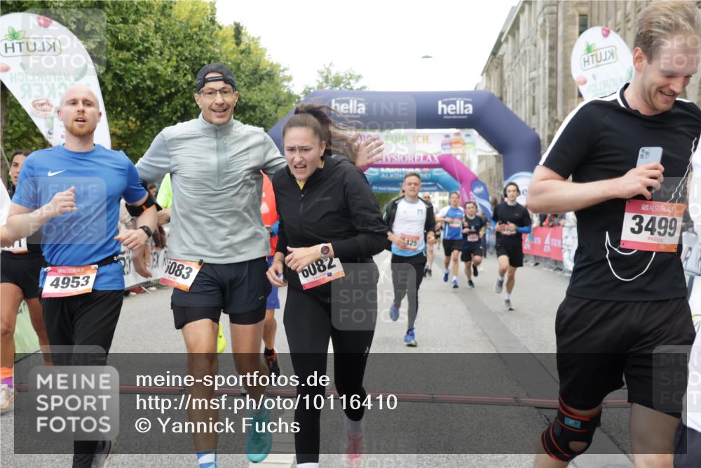 06.09.2026 - CURREX Alsterlauf Yannick Fuchs http://msf.ph/oto/10116410 06.09.2026 09:59:07 Ziel 2060, 2068, 2618, 2627, 2649, 2981, 3049, 3203, 3375, 3425, 3499, 3517, 3546, 3552, 3765, 3871, 4293, 4531, 4814, 4856, 4953, 4990, 5099, 5459, 5599, 5801, 5891, 6064, 6065, 6082, 6083, 6337, 8051, 8206, 8265, 8320 meine-sportfotos.de