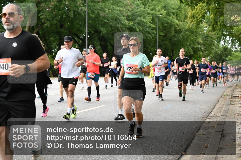 06.09.2026 - CURREX Alsterlauf Dr. Thomas Lammeyer http://msf.ph/oto/10116554 06.09.2026 09:13:16 Laufen 40, 4704, 3, 22, 3323, 3499 meine-sportfotos.de