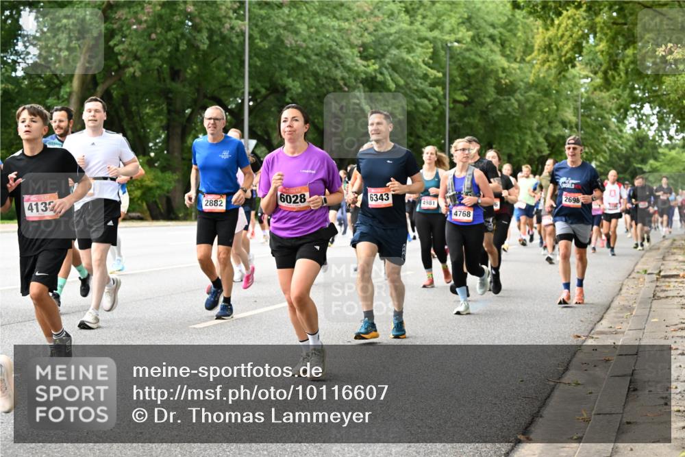 06.09.2026 - CURREX Alsterlauf Dr. Thomas Lammeyer http://msf.ph/oto/10116607 06.09.2026 09:13:22 Laufen 2882, 4132, 6028, 6343, 2698, 4981, 4768 meine-sportfotos.de