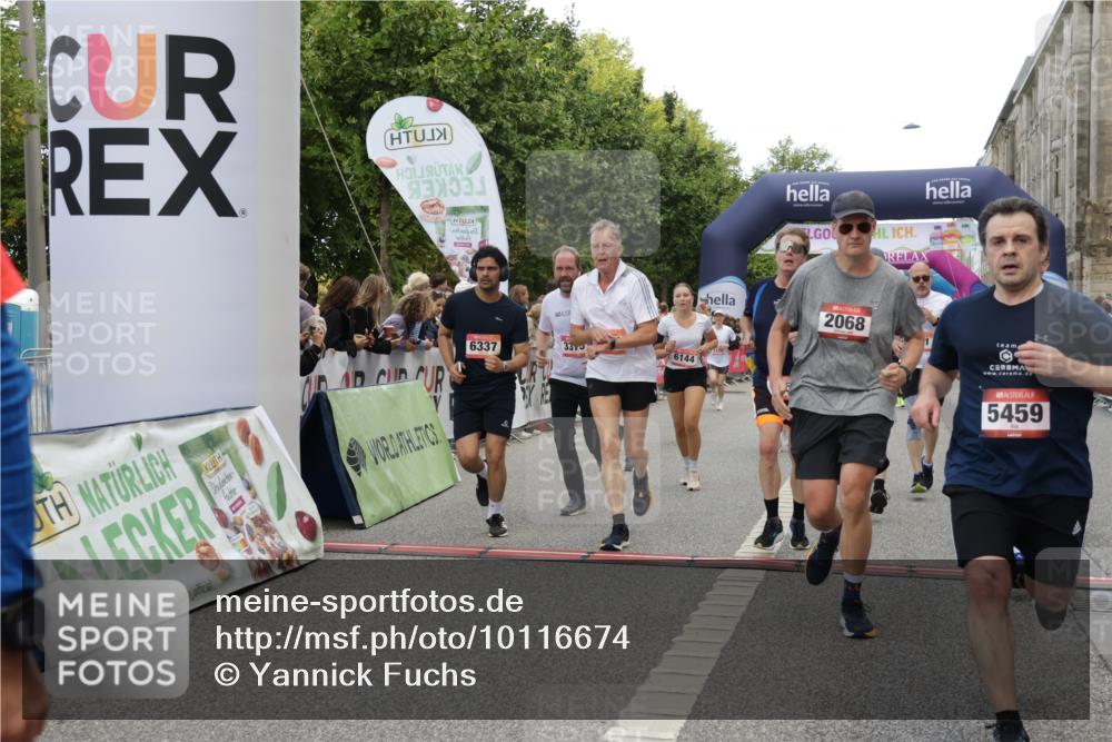 06.09.2026 - CURREX Alsterlauf Yannick Fuchs http://msf.ph/oto/10116674 06.09.2026 09:59:11 Ziel 2068, 2220, 2618, 2627, 2913, 3375, 3425, 3499, 3546, 3825, 3871, 3892, 4293, 4531, 4814, 4856, 4953, 4990, 5249, 5283, 5459, 5599, 5801, 5891, 6082, 6083, 6144, 6337 meine-sportfotos.de