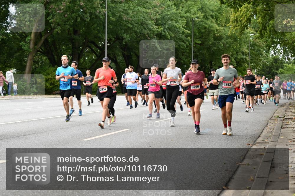 06.09.2026 - CURREX Alsterlauf Dr. Thomas Lammeyer http://msf.ph/oto/10116730 06.09.2026 09:13:41 Laufen 3721, 259, 2957, 250, 57, 3412, 3756, 6460, 407, 238, 6290, 6292, 37, 4229, 5284 meine-sportfotos.de