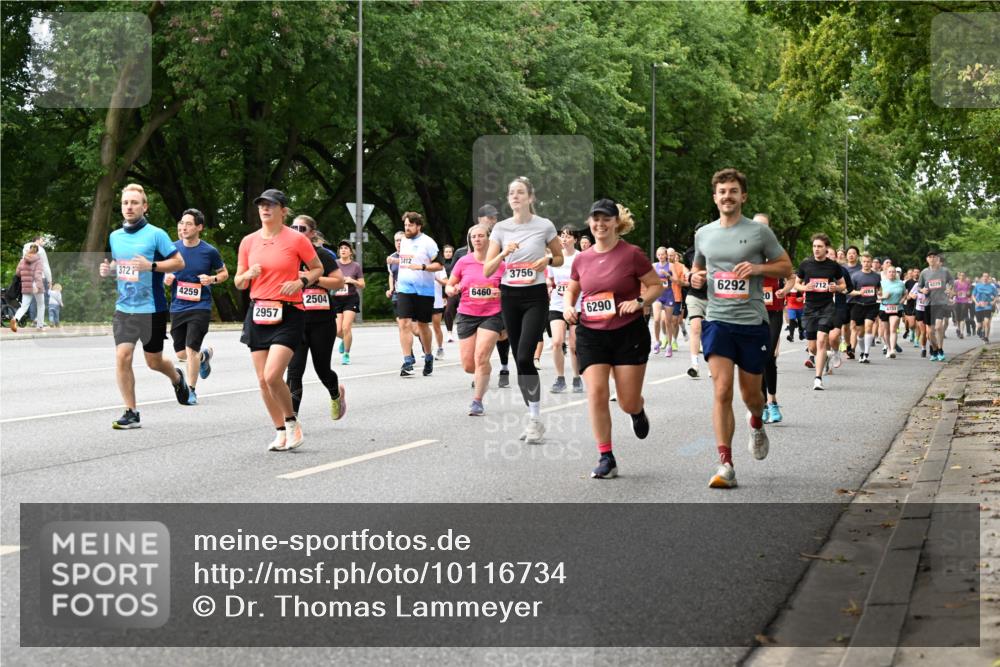 06.09.2026 - CURREX Alsterlauf Dr. Thomas Lammeyer http://msf.ph/oto/10116734 06.09.2026 09:13:42 Laufen 372, 4259, 2957, 2504, 3412, 6460, 3756, 6292, 712, 20, 6290, 4733, 4229 meine-sportfotos.de