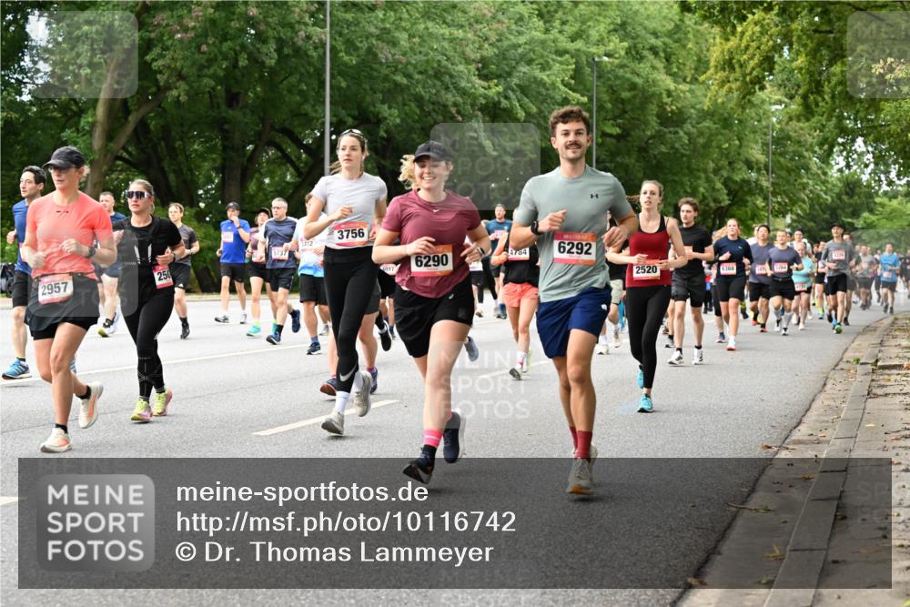 06.09.2026 - CURREX Alsterlauf Dr. Thomas Lammeyer http://msf.ph/oto/10116742 06.09.2026 09:13:42 Laufen 5737, 2957, 250, 3412, 3756, 4077, 4784, 6292, 6290, 4229, 2520, 6368, 6368, 5284 meine-sportfotos.de