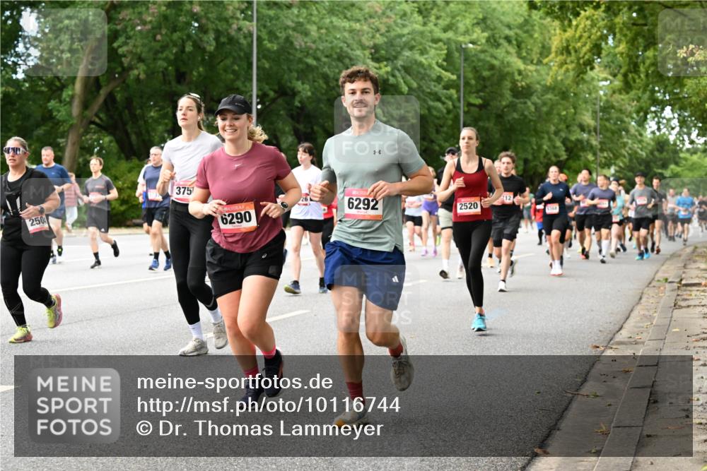 06.09.2026 - CURREX Alsterlauf Dr. Thomas Lammeyer http://msf.ph/oto/10116744 06.09.2026 09:13:43 Laufen 375, 250, 6290, 6292, 2520 meine-sportfotos.de