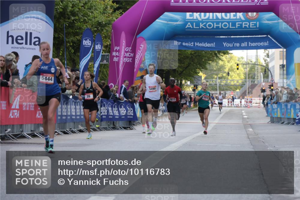 06.09.2026 - CURREX Alsterlauf Yannick Fuchs http://msf.ph/oto/10116783 06.09.2026 09:36:36 Ziel 4032, 5045, 5444, 5831, 6306 meine-sportfotos.de