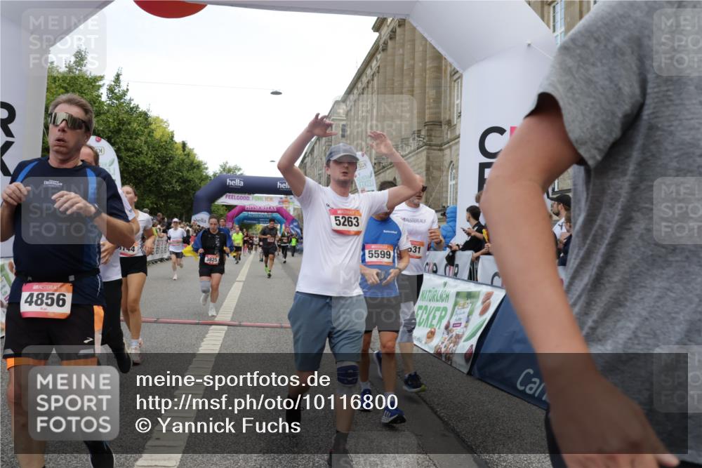 06.09.2026 - CURREX Alsterlauf Yannick Fuchs http://msf.ph/oto/10116800 06.09.2026 09:59:13 Ziel 2068, 2220, 2618, 2627, 2913, 3375, 3425, 3825, 3844, 3871, 3892, 4531, 4814, 4856, 4953, 4990, 5249, 5283, 5459, 5599, 5801, 5891, 6082, 6083, 6144, 6337 meine-sportfotos.de