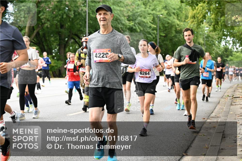 06.09.2026 - CURREX Alsterlauf Dr. Thomas Lammeyer http://msf.ph/oto/10116817 06.09.2026 09:13:52 Laufen 575, 422, 6264, 5727 meine-sportfotos.de
