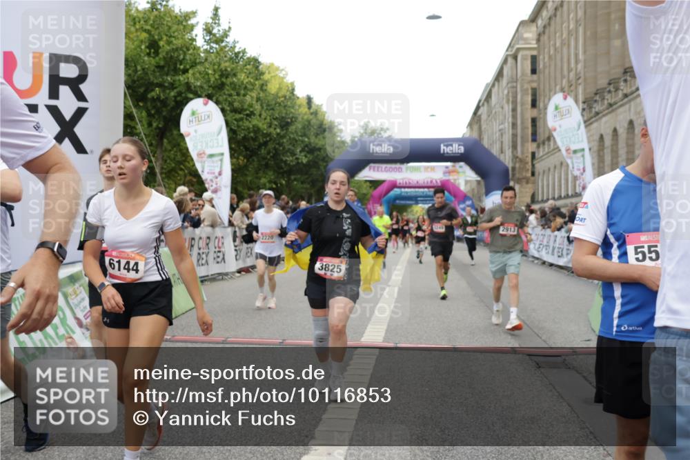 06.09.2026 - CURREX Alsterlauf Yannick Fuchs http://msf.ph/oto/10116853 06.09.2026 09:59:14 Ziel 2068, 2220, 2367, 2618, 2627, 2913, 3375, 3425, 3825, 3844, 3871, 3892, 4217, 4531, 4748, 4856, 4990, 5249, 5283, 5459, 5599, 5801, 5891, 6083, 6144, 6337 meine-sportfotos.de