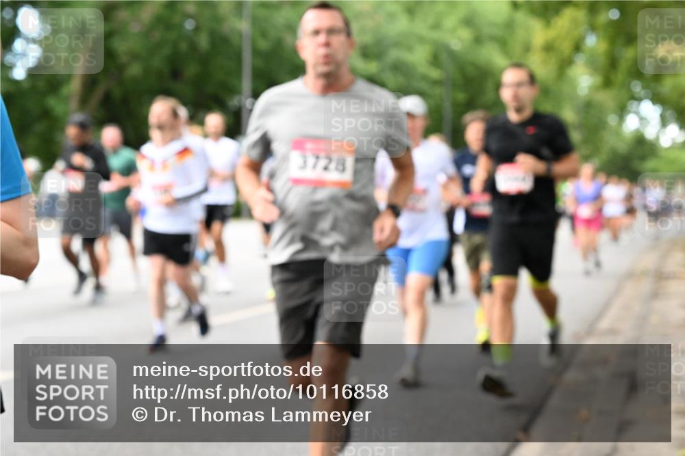 06.09.2026 - CURREX Alsterlauf Dr. Thomas Lammeyer http://msf.ph/oto/10116858 06.09.2026 09:13:57 Laufen 3728 meine-sportfotos.de