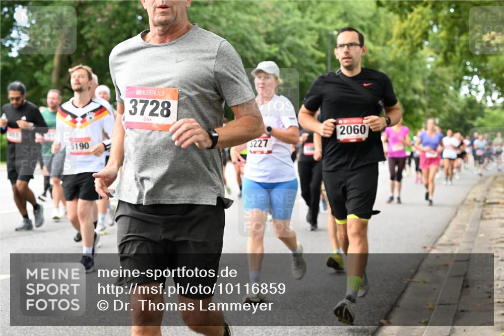 06.09.2026 - CURREX Alsterlauf Dr. Thomas Lammeyer http://msf.ph/oto/10116859 06.09.2026 09:13:57 Laufen 411, 5190, 3728, 3227, 2060 meine-sportfotos.de
