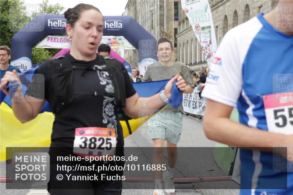 06.09.2026 - CURREX Alsterlauf Yannick Fuchs http://msf.ph/oto/10116885 06.09.2026 09:59:15 Ziel 2068, 2220, 2367, 2627, 2913, 3375, 3425, 3825, 3844, 3892, 4217, 4531, 4748, 4791, 4856, 4990, 5160, 5249, 5283, 5459, 5599, 5723, 5735, 5891, 6144, 6337 meine-sportfotos.de