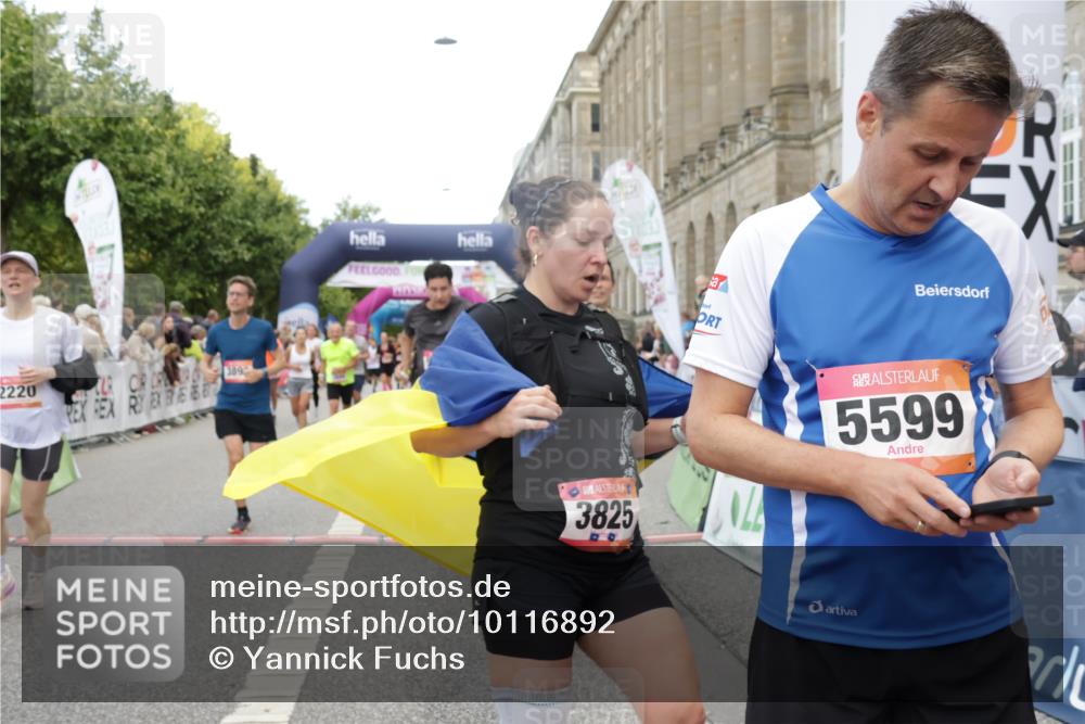 06.09.2026 - CURREX Alsterlauf Yannick Fuchs http://msf.ph/oto/10116892 06.09.2026 09:59:16 Ziel 2068, 2220, 2367, 2913, 3375, 3825, 3844, 3892, 4217, 4531, 4748, 4791, 4856, 4990, 5160, 5249, 5283, 5459, 5599, 5723, 5735, 5891, 6144, 6337 meine-sportfotos.de