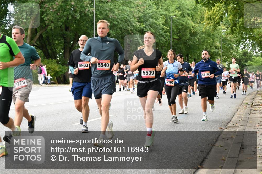 06.09.2026 - CURREX Alsterlauf Dr. Thomas Lammeyer http://msf.ph/oto/10116943 06.09.2026 09:14:07 Laufen 5903, 2778, 5540, 5539, 5519, 2195 meine-sportfotos.de
