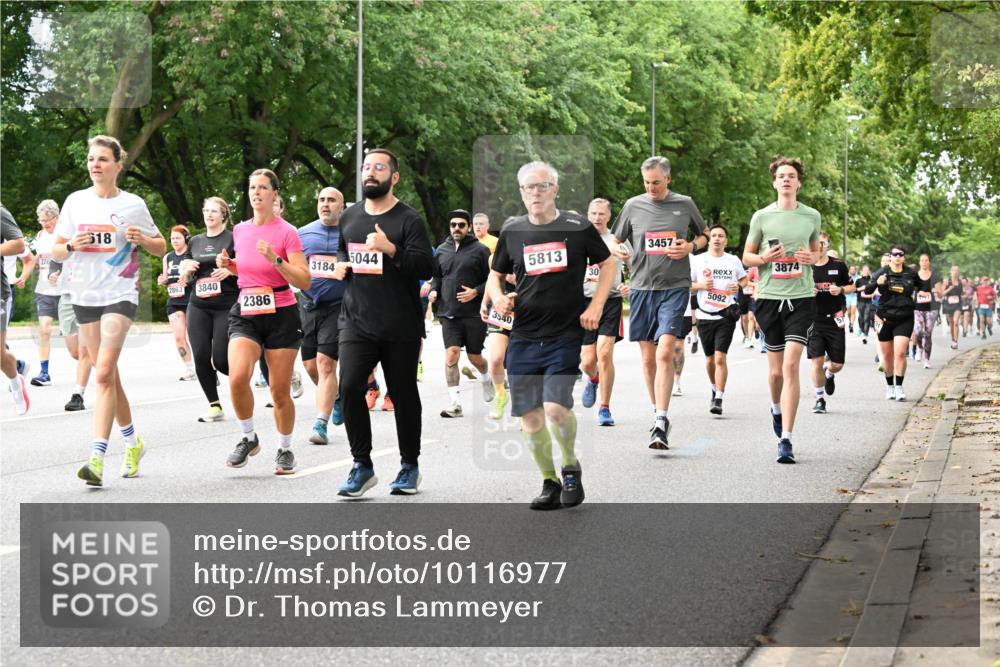 06.09.2026 - CURREX Alsterlauf Dr. Thomas Lammeyer http://msf.ph/oto/10116977 06.09.2026 09:14:12 Laufen 18, 5044, 3184, 2863, 3840, 2386, 3540, 5813, 30, 3457, 3874, 5092 meine-sportfotos.de