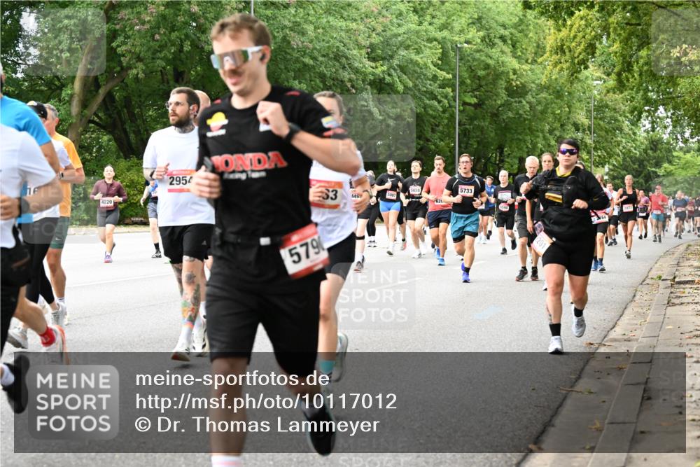 06.09.2026 - CURREX Alsterlauf Dr. Thomas Lammeyer http://msf.ph/oto/10117012 06.09.2026 09:14:16 Laufen 16, 4220, 2954, 579, 33, 449, 5007, 1, 62, 5733 meine-sportfotos.de