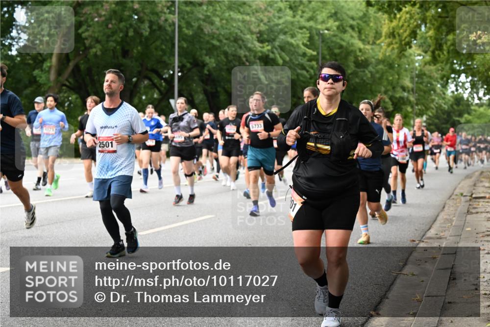 06.09.2026 - CURREX Alsterlauf Dr. Thomas Lammeyer http://msf.ph/oto/10117027 06.09.2026 09:14:17 Laufen 4123, 2501, 5733, 01 meine-sportfotos.de