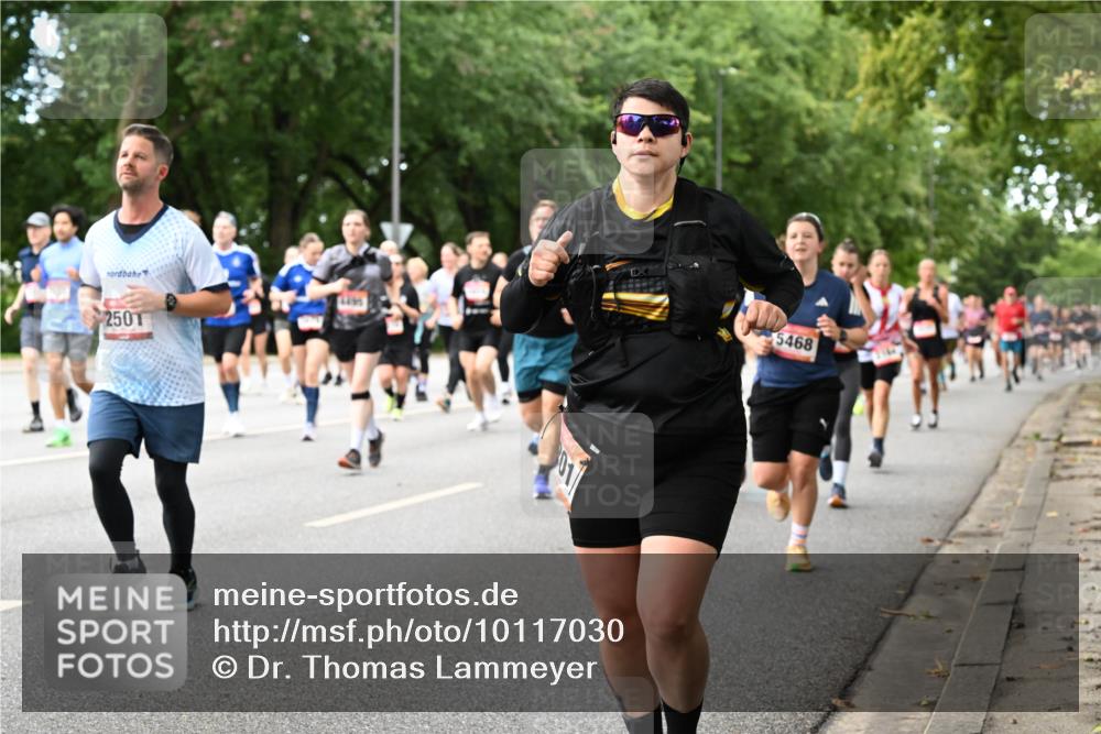06.09.2026 - CURREX Alsterlauf Dr. Thomas Lammeyer http://msf.ph/oto/10117030 06.09.2026 09:14:18 Laufen 250, 4435, 5468 meine-sportfotos.de
