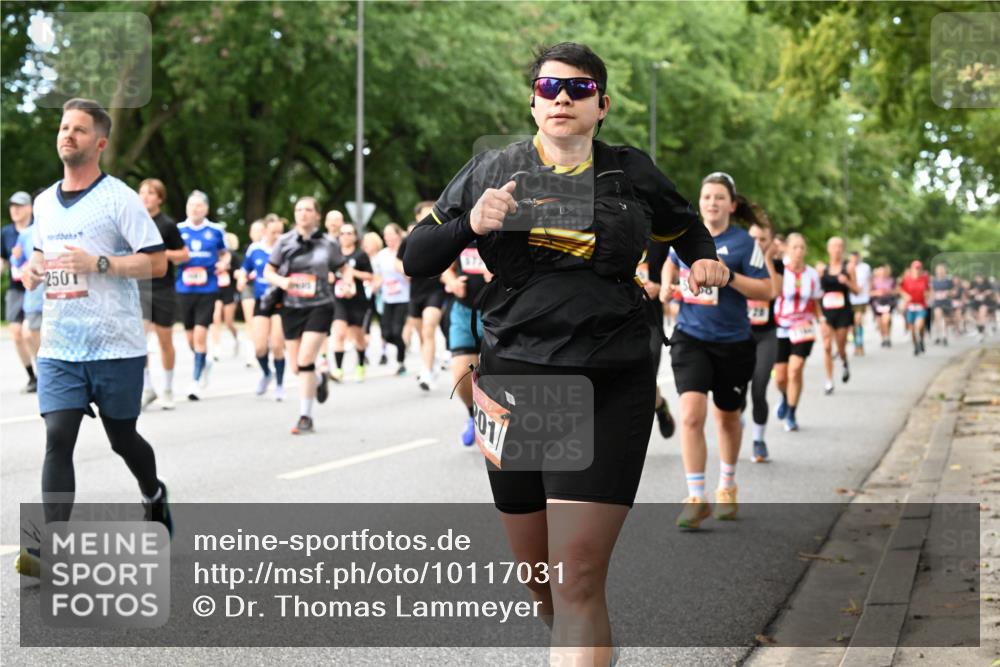 06.09.2026 - CURREX Alsterlauf Dr. Thomas Lammeyer http://msf.ph/oto/10117031 06.09.2026 09:14:18 Laufen 250, 01 meine-sportfotos.de
