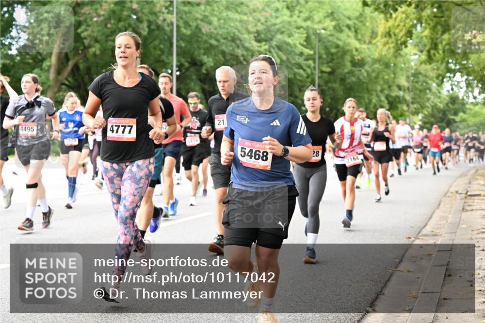 06.09.2026 - CURREX Alsterlauf Dr. Thomas Lammeyer http://msf.ph/oto/10117042 06.09.2026 09:14:19 Laufen 4495, 4777, 21, 5468, 28, 2164 meine-sportfotos.de