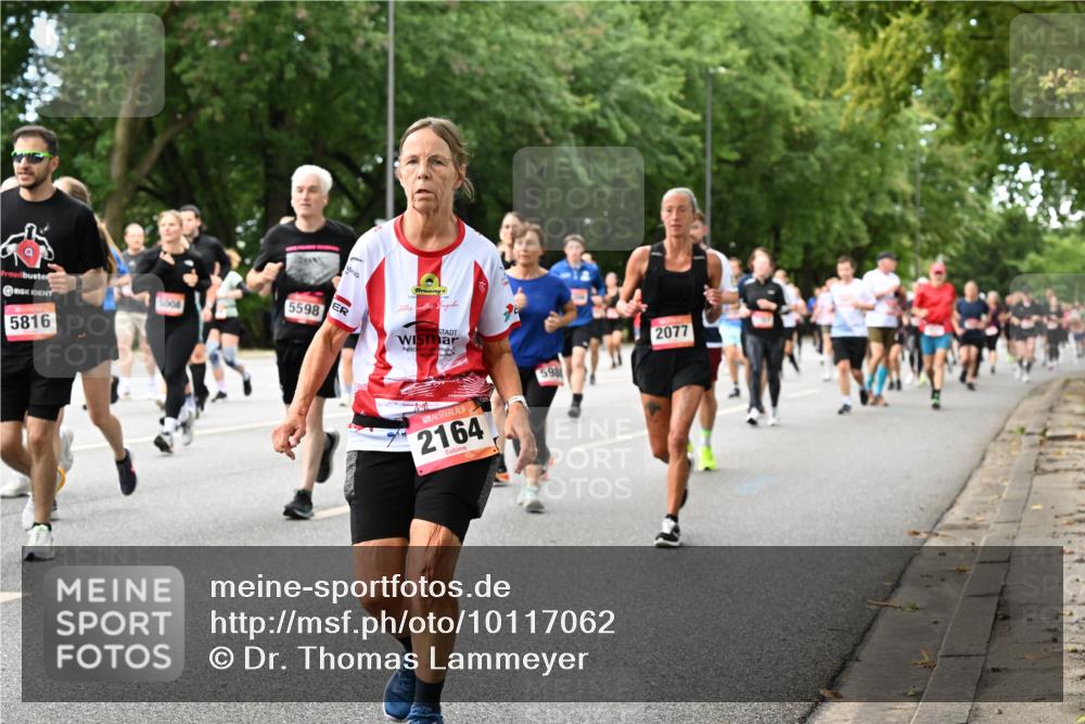 06.09.2026 - CURREX Alsterlauf Dr. Thomas Lammeyer http://msf.ph/oto/10117062 06.09.2026 09:14:22 Laufen 5816, 5008, 5598, 2164, 2077, 59 meine-sportfotos.de
