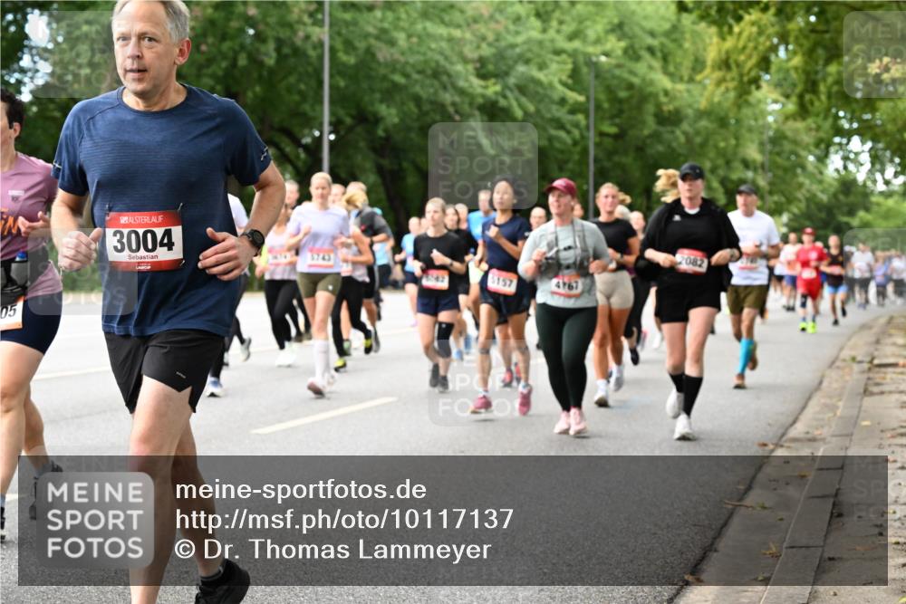 06.09.2026 - CURREX Alsterlauf Dr. Thomas Lammeyer http://msf.ph/oto/10117137 06.09.2026 09:14:32 Laufen 05, 3004, 5743, 5157, 4767, 2082 meine-sportfotos.de