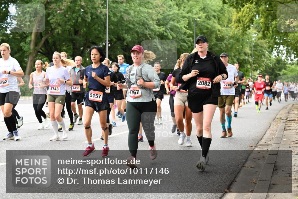 06.09.2026 - CURREX Alsterlauf Dr. Thomas Lammeyer http://msf.ph/oto/10117146 06.09.2026 09:14:33 Laufen 592, 3674, 5743, 6433, 5157, 82, 4767, 2082, 2745 meine-sportfotos.de